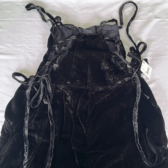 Free People 90s Forever Overall Crushed Velvet Size M - Picture 11 of 11